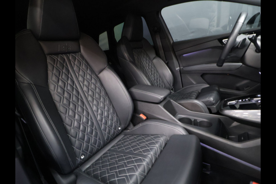 Audi Q4 e-tron 40 Launch edition S Competition 77 kWh [ADAPTIVE CRUISE, HEAD-UP DISPLAY, SONOS SOUND, MEMORY, STOELVERWARMING, APPLE CARPLAY, ELEKTRISCHE ACHTERKLEP, NIEUWSTAAT]
