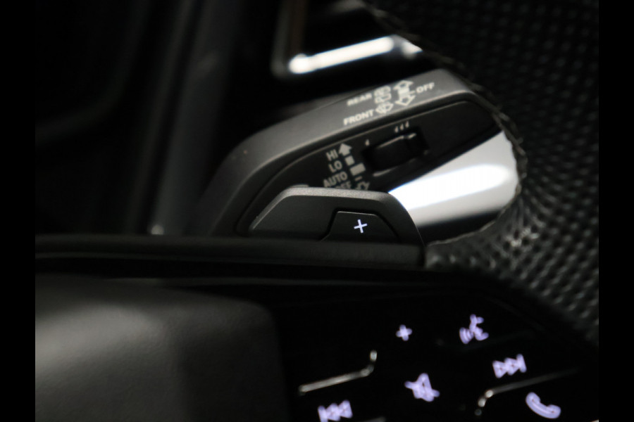 Audi Q4 e-tron 40 Launch edition S Competition 77 kWh [ADAPTIVE CRUISE, HEAD-UP DISPLAY, SONOS SOUND, MEMORY, STOELVERWARMING, APPLE CARPLAY, ELEKTRISCHE ACHTERKLEP, NIEUWSTAAT]