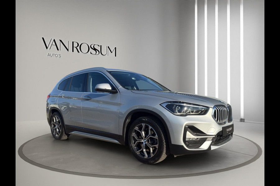 BMW X1 xDrive25e High Executive X-Line Panorama | Leder | Sportstoelen | Led | Park sensors V+A |