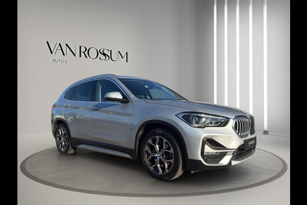 BMW X1 xDrive25e High Executive X-Line Panorama | Leder | Sportstoelen | Led | Park sensors V+A |