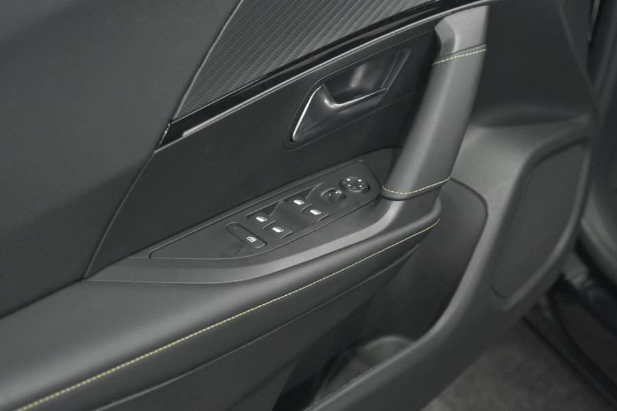 Peugeot 2008 PureTech 130 EAT8 GT | 360 Camera | Adaptieve Cruise Control | Stoelmassage | Apple Carplay