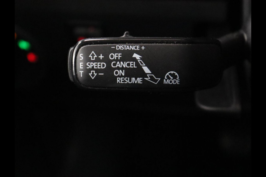 Seat Arona 1.0 TSI Style Intense | Carplay | Adaptive cruise | Camera | Navigatie | Side Assist | Climate control | Park Assist | Keyless | Bluetooth | Getint glas