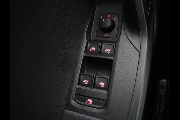 Seat Arona 1.0 TSI Style Intense | Carplay | Adaptive cruise | Camera | Navigatie | Side Assist | Climate control | Park Assist | Keyless | Bluetooth | Getint glas