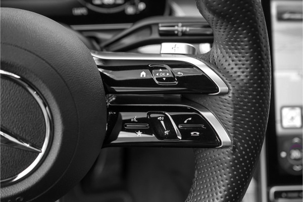 Mercedes-Benz C-Klasse 200 Launch Edition AMG Line Pano Burmester Trekhaak Camera Stoelverw