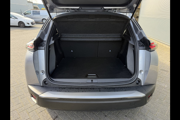 Peugeot e-2008 EV Allure 50 kWh (Keyless Entry - LED - Parkeersensoren V+A - Navigatie - Automatische Airco - 3D Cockpit - Apple Carplay)