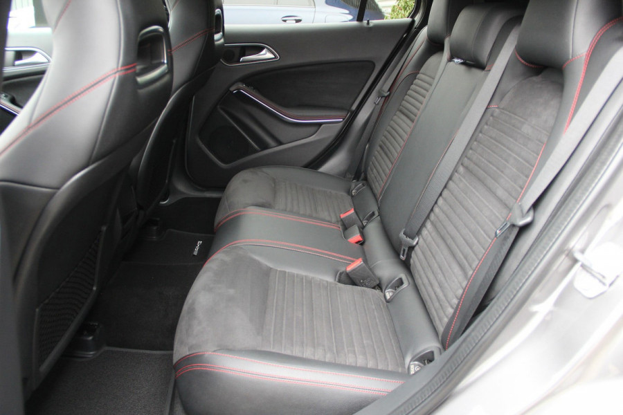 Mercedes-Benz GLA 200 AMG Line