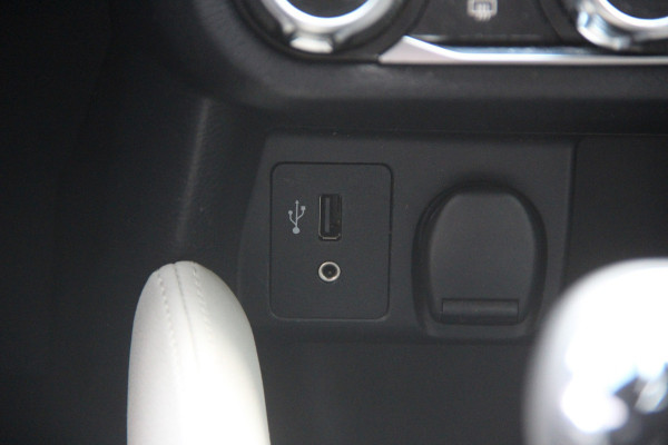 Nissan Micra 0.9 IG-T Acenta CarPlay | Airco | Cruise | Brake Assist | Rijbaan assist | Sportstuurwiel