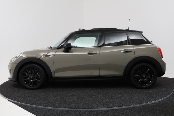 MINI Mini 1.5 Cooper Pepper (PANORAMADAK, STOELVERWARMING, CRUISE CONTROL, NAVIGATIE, PARKEERSENSOREN)