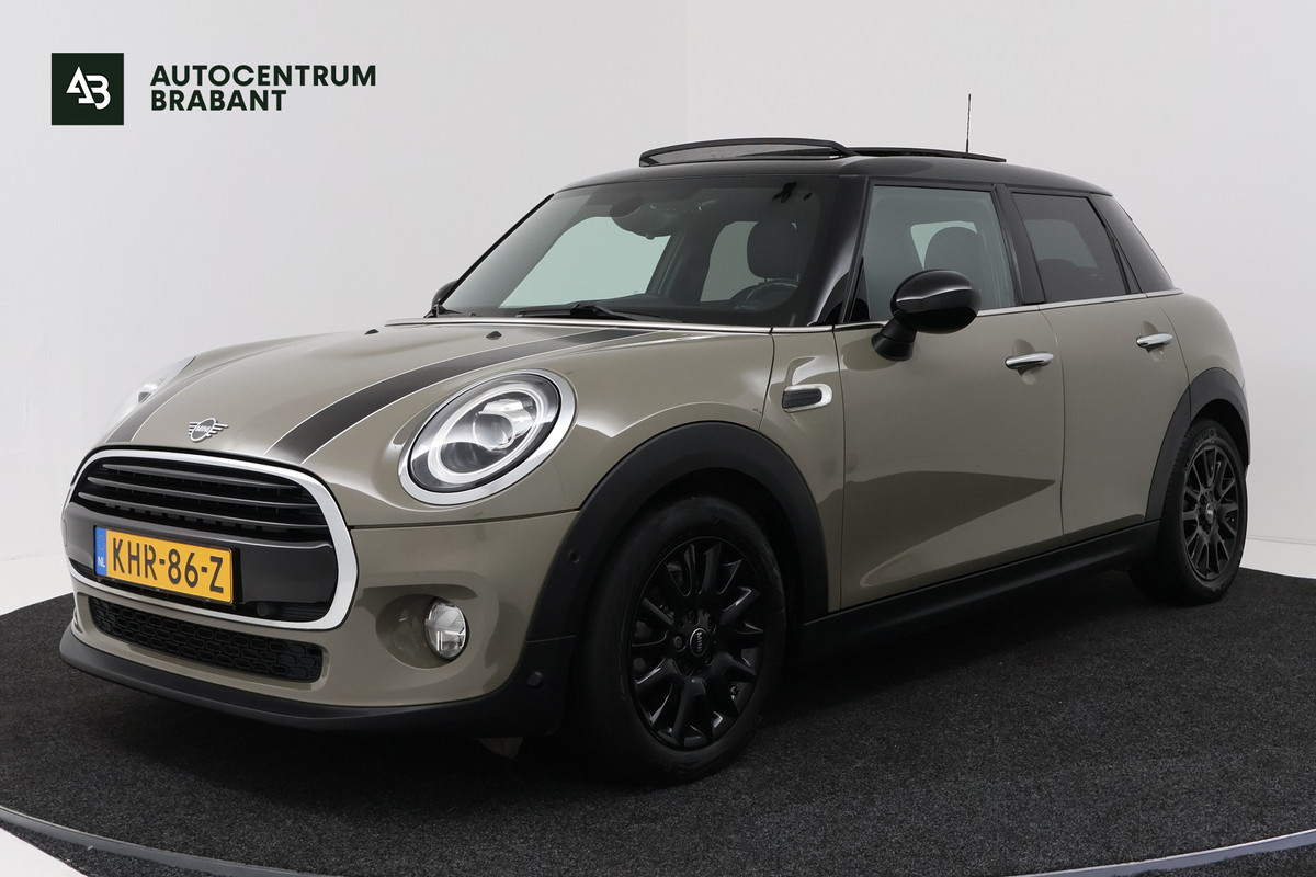 MINI Mini 1.5 Cooper Pepper (PANORAMADAK, STOELVERWARMING, CRUISE CONTROL, NAVIGATIE, PARKEERSENSOREN)