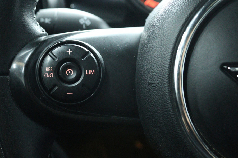 MINI Mini 1.5 Cooper Pepper (PANORAMADAK, STOELVERWARMING, CRUISE CONTROL, NAVIGATIE, PARKEERSENSOREN)