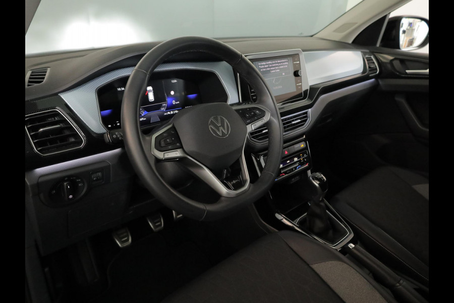 Volkswagen T-Cross 1.0 TSI Life Edition Goal 95PK | Navigatie | Parkeersensoren voor en achter | Stoelverwarming |