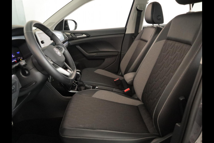Volkswagen T-Cross 1.0 TSI Life Edition Goal 95PK | Navigatie | Parkeersensoren voor en achter | Stoelverwarming |
