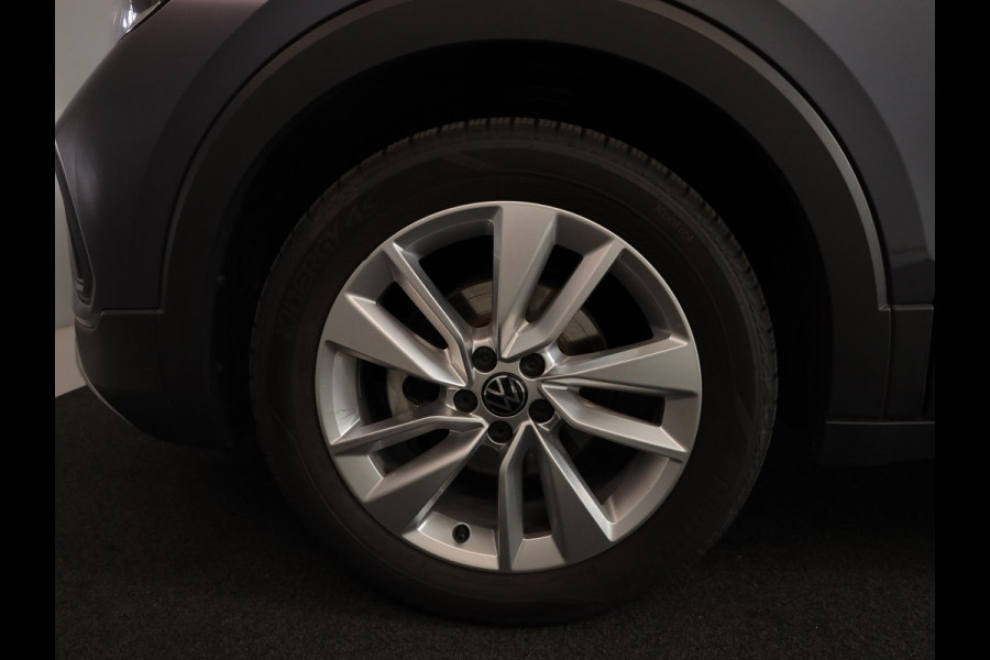 Volkswagen T-Cross 1.0 TSI Life Edition Goal 95PK | Navigatie | Parkeersensoren voor en achter | Stoelverwarming |