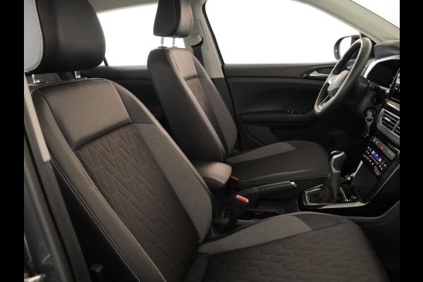 Volkswagen T-Cross 1.0 TSI Life Edition Goal 95PK | Navigatie | Parkeersensoren voor en achter | Stoelverwarming |