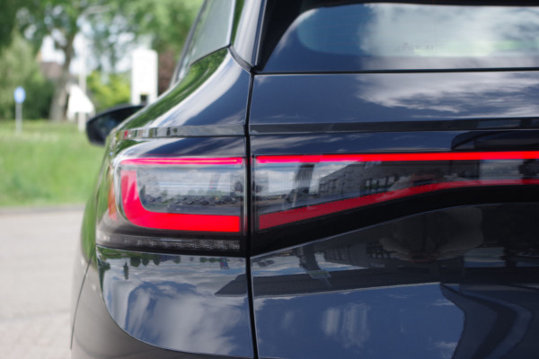 Volkswagen ID.4 Pure 52 kWh 149 PK, Adap. Cruise Control, Stuur- & Stoelverwarming, Carplay, LED, Parkeersensoren