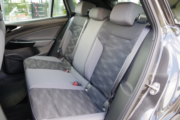 Volkswagen ID.4 Pure 52 kWh 149 PK, Adap. Cruise Control, Stuur- & Stoelverwarming, Carplay, LED, Parkeersensoren