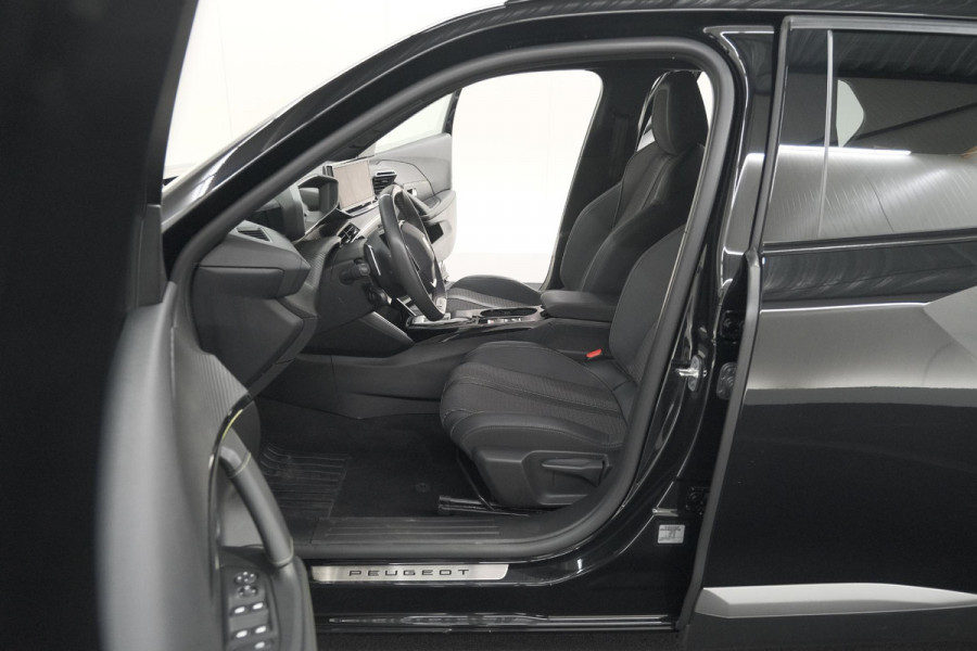 Peugeot 2008 PureTech 130 EAT8 GT | Camera | Apple Carplay | Parkeersensoren | 17 Inch Lichtmetalen Velgen