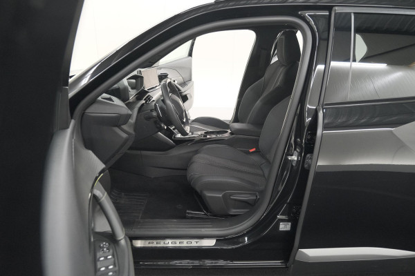 Peugeot 2008 PureTech 130 EAT8 GT | Camera | Apple Carplay | Parkeersensoren | 17 Inch Lichtmetalen Velgen