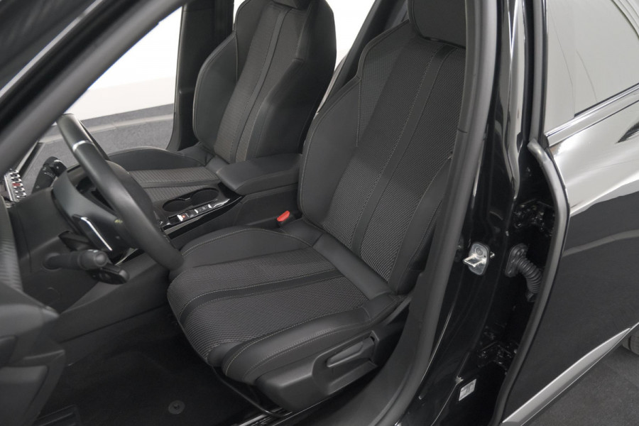 Peugeot 2008 PureTech 130 EAT8 GT | Camera | Apple Carplay | Parkeersensoren | 17 Inch Lichtmetalen Velgen