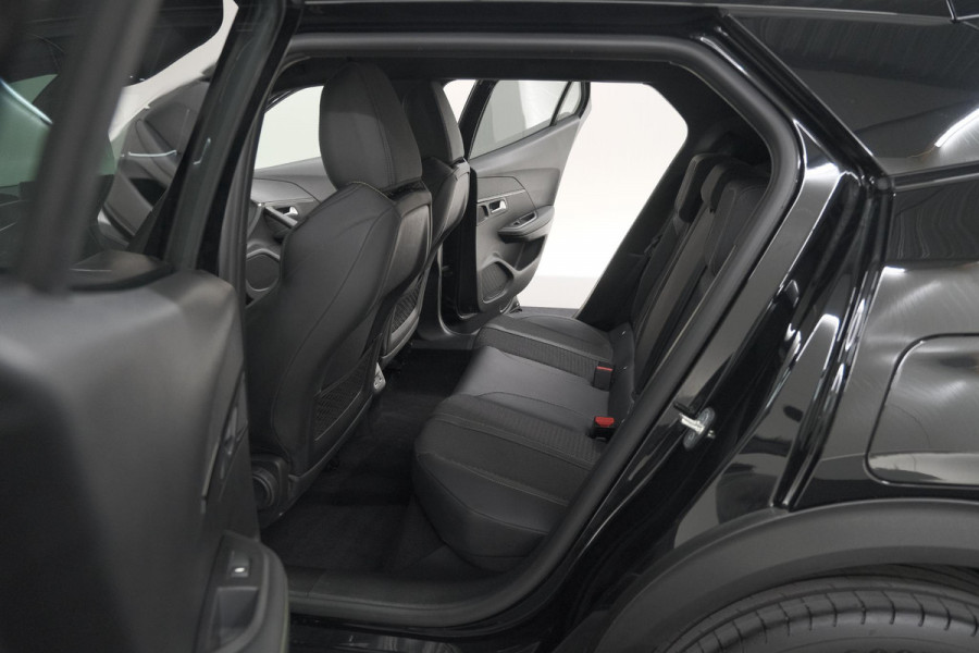 Peugeot 2008 PureTech 130 EAT8 GT | Camera | Apple Carplay | Parkeersensoren | 17 Inch Lichtmetalen Velgen