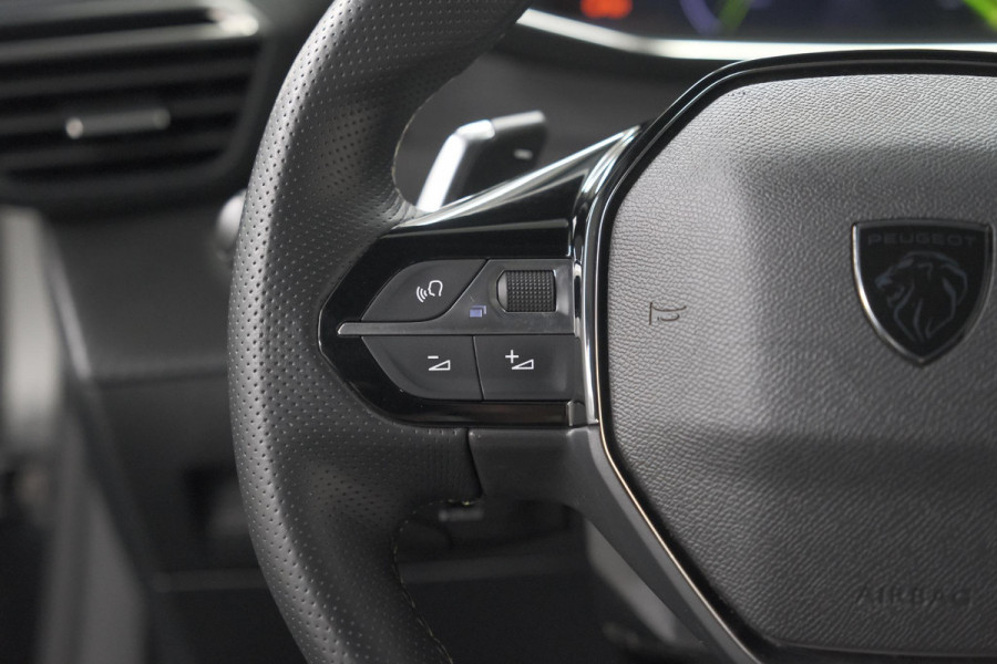 Peugeot 2008 PureTech 130 EAT8 GT | Camera | Apple Carplay | Parkeersensoren | 17 Inch Lichtmetalen Velgen