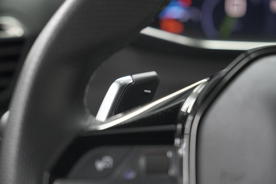Peugeot 2008 PureTech 130 EAT8 GT | Camera | Apple Carplay | Parkeersensoren | 17 Inch Lichtmetalen Velgen