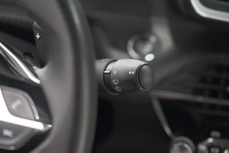 Peugeot 2008 PureTech 130 EAT8 GT | Camera | Apple Carplay | Parkeersensoren | 17 Inch Lichtmetalen Velgen