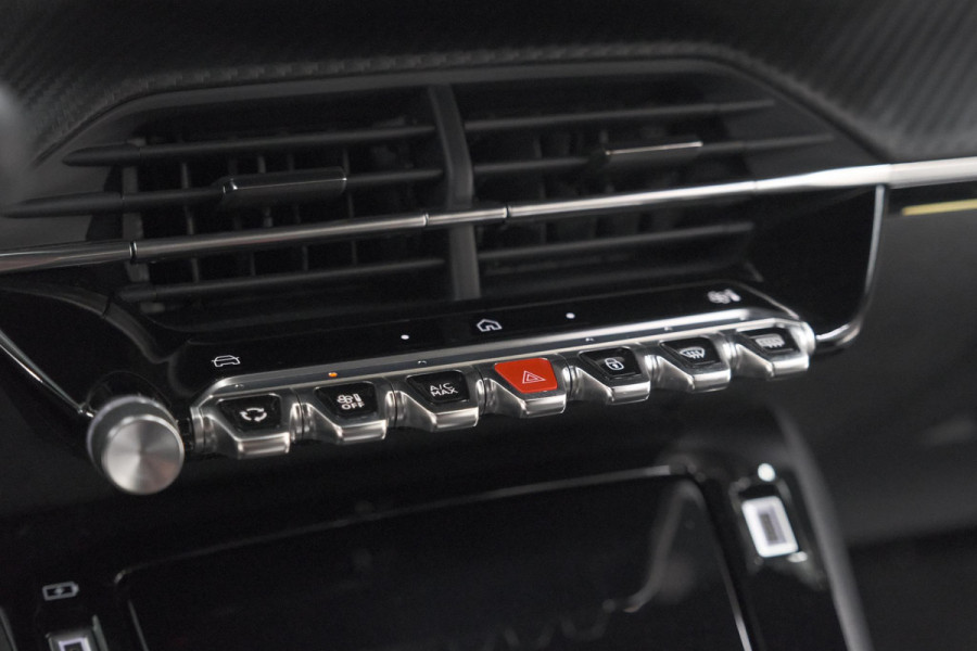 Peugeot 2008 PureTech 130 EAT8 GT | Camera | Apple Carplay | Parkeersensoren | 17 Inch Lichtmetalen Velgen