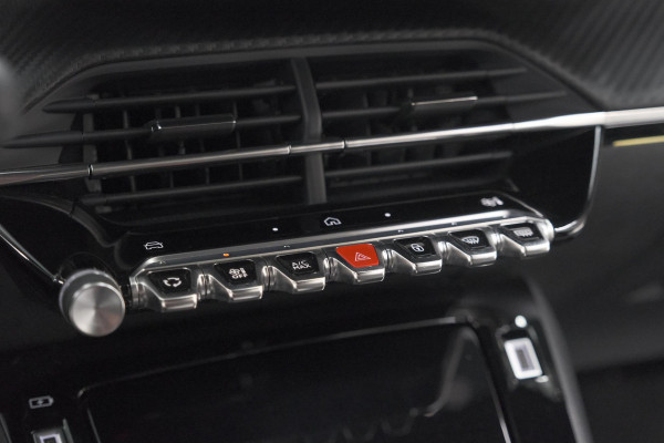 Peugeot 2008 PureTech 130 EAT8 GT | Camera | Apple Carplay | Parkeersensoren | 17 Inch Lichtmetalen Velgen