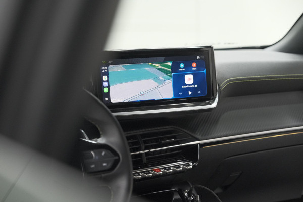 Peugeot 2008 PureTech 130 EAT8 GT | Camera | Apple Carplay | Parkeersensoren | 17 Inch Lichtmetalen Velgen
