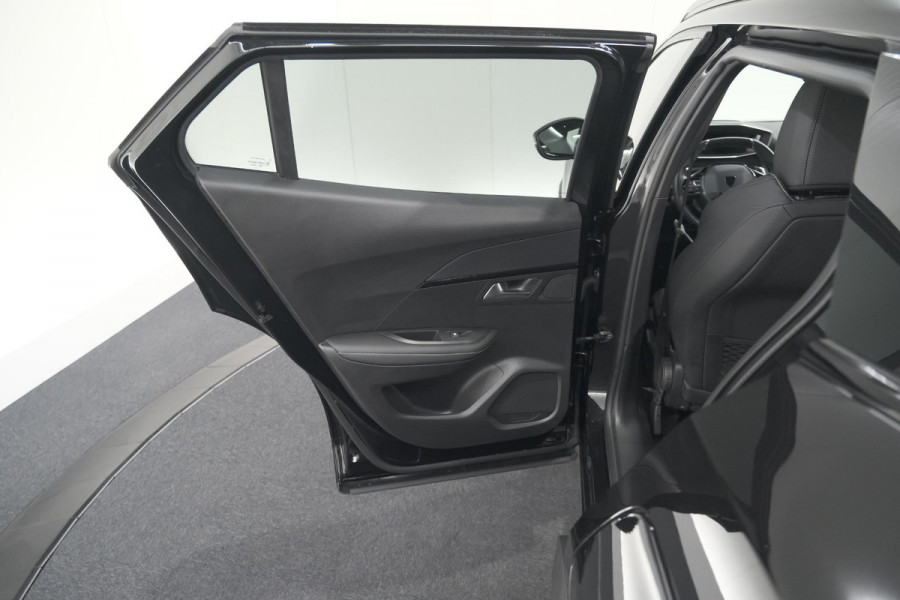 Peugeot 2008 PureTech 130 EAT8 GT | Camera | Apple Carplay | Parkeersensoren | 17 Inch Lichtmetalen Velgen