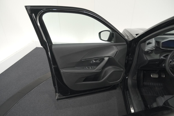 Peugeot 2008 PureTech 130 EAT8 GT | Camera | Apple Carplay | Parkeersensoren | 17 Inch Lichtmetalen Velgen