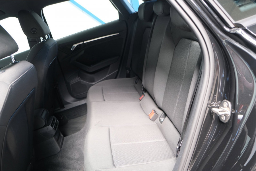 Audi A3 Sportback 35 TFSI Pro Line Automaat - N.A.P. Airco, Cruise, PDC, Carplay.