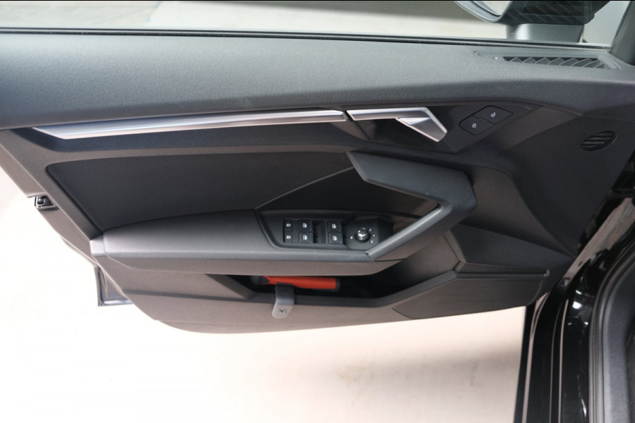 Audi A3 Sportback 35 TFSI Pro Line Automaat - N.A.P. Airco, Cruise, PDC, Carplay.