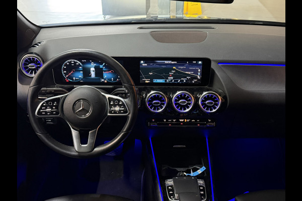 Mercedes-Benz B-Klasse 180 Business Solution AMG | CarPlay | Camera | Cruise | LED | Stoelverwarming | PDC | Dealer onderhouden