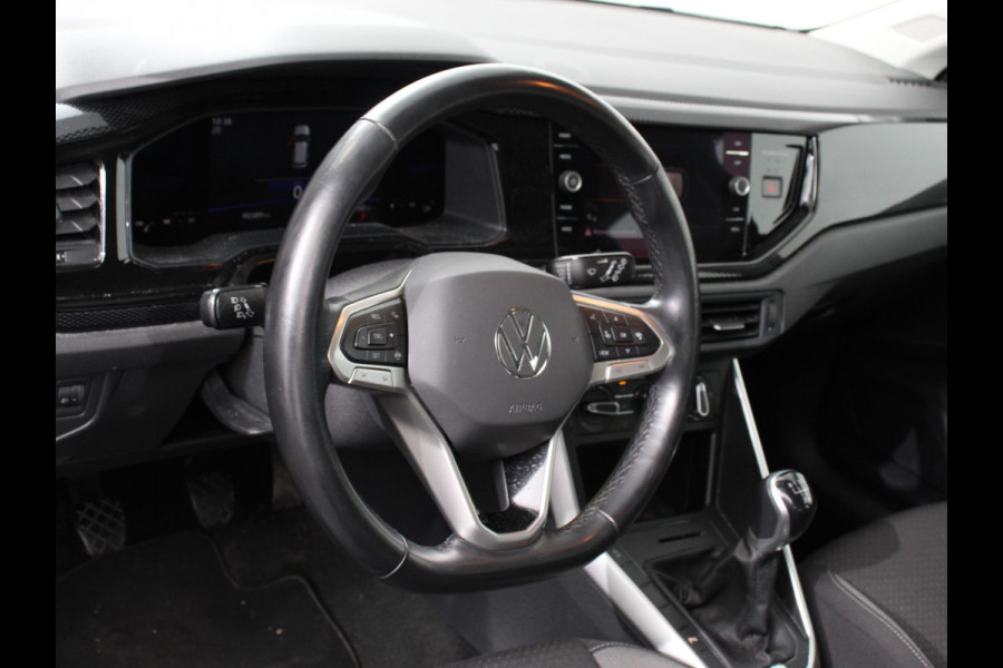 Volkswagen Polo 1.0 TSI Life Navigatie  Digitale Cockpit  Airco  Parkeer sensoren V+A LED  Lichtmetalen Velgen  Bluetooth  Limitter