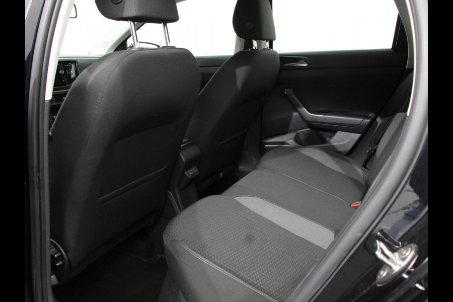 Volkswagen Polo 1.0 TSI Life Navigatie  Digitale Cockpit  Airco  Parkeer sensoren V+A LED  Lichtmetalen Velgen  Bluetooth  Limitter
