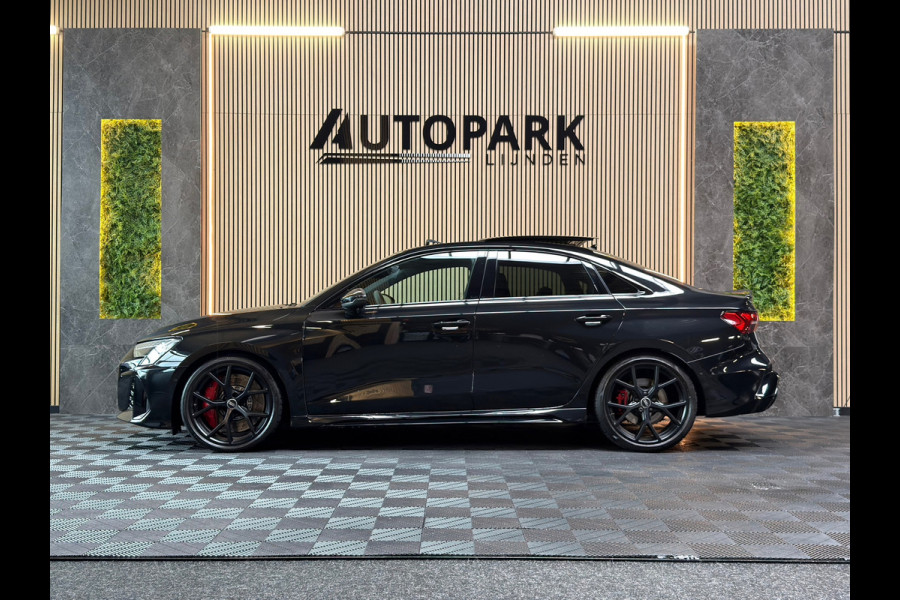 Audi RS3 Limousine 2.5 TFSI RS 3 quattro BTW|PANO|SONOS|HuD|MATRIX|ACC|KEYLESS|CARPLAY|FABRIEKSGARANTIE|2025|DODEHOEK|BOMVOL!