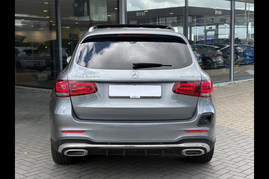 Mercedes-Benz GLC 300e 4MATIC AMG Line 320pk | PHEV | Panoramadak | Burmester Audio | Stoelverwarming | Achteruitrijcamera | 360 Camera | Dealeronderhouden