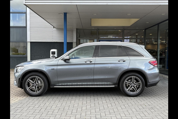 Mercedes-Benz GLC 300e 4MATIC AMG Line 320pk | PHEV | Panoramadak | Burmester Audio | Stoelverwarming | Achteruitrijcamera | 360 Camera | Dealeronderhouden