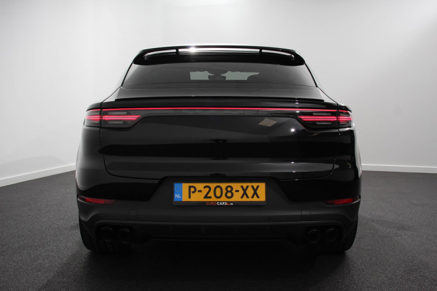 Porsche Cayenne Coupé 3.0 E-Hybrid Platinum Edition Luchtvering Leder Panoramadak Camera Navigatie Elektrisch bedienbare achterklep Apple Carplay/ Android  Lichtmetalen velgen Cruise control Sfeerlichting