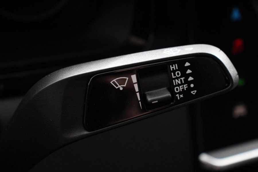 Porsche Cayenne Coupé 3.0 E-Hybrid Platinum Edition Luchtvering Leder Panoramadak Camera Navigatie Elektrisch bedienbare achterklep Apple Carplay/ Android  Lichtmetalen velgen Cruise control Sfeerlichting