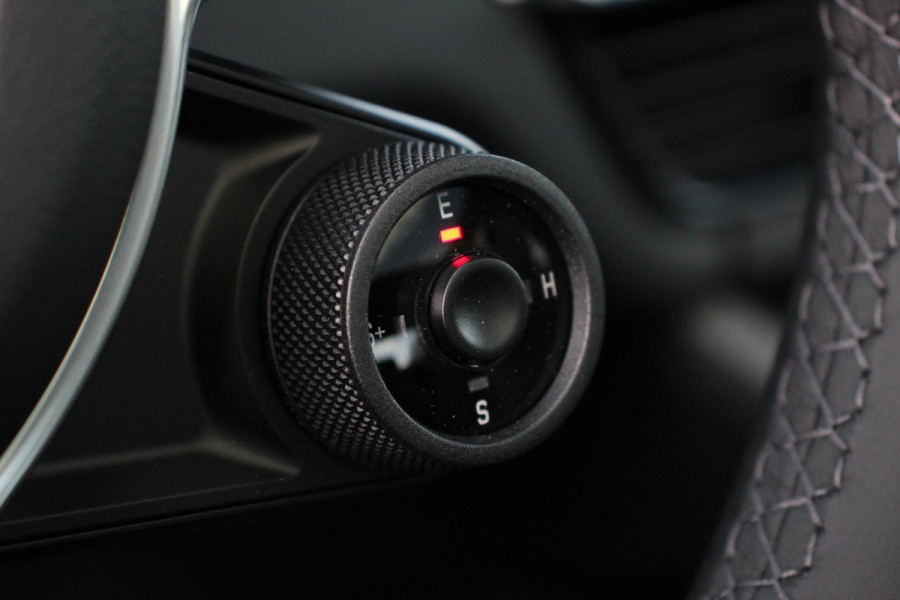 Porsche Cayenne Coupé 3.0 E-Hybrid Platinum Edition Luchtvering Leder Panoramadak Camera Navigatie Elektrisch bedienbare achterklep Apple Carplay/ Android  Lichtmetalen velgen Cruise control Sfeerlichting