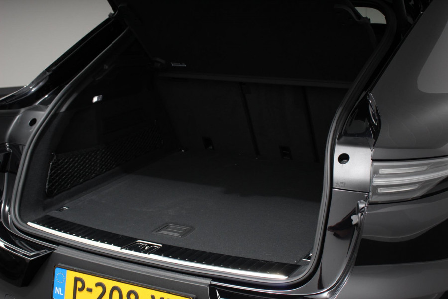Porsche Cayenne Coupé 3.0 E-Hybrid Platinum Edition Luchtvering Leder Panoramadak Camera Navigatie Elektrisch bedienbare achterklep Apple Carplay/ Android  Lichtmetalen velgen Cruise control Sfeerlichting