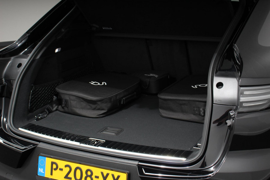 Porsche Cayenne Coupé 3.0 E-Hybrid Platinum Edition Luchtvering Leder Panoramadak Camera Navigatie Elektrisch bedienbare achterklep Apple Carplay/ Android  Lichtmetalen velgen Cruise control Sfeerlichting