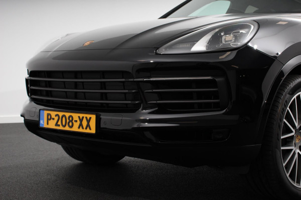 Porsche Cayenne Coupé 3.0 E-Hybrid Platinum Edition Luchtvering Leder Panoramadak Camera Navigatie Elektrisch bedienbare achterklep Apple Carplay/ Android  Lichtmetalen velgen Cruise control Sfeerlichting