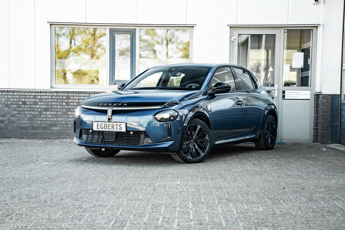 Lancia Ypsilon Edizione Cassina Limitata 51 kWh