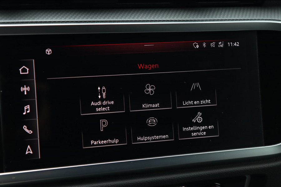 Audi Q3 35 TFSI 3x S Line / PANODAK / CARPLAY / SFEERVERL. / ELEK. STOEL