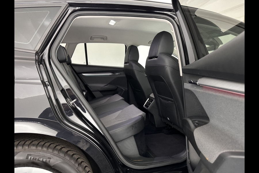 Škoda ENYAQ iV 60 [ 3-Fase-11kW ] {SOH-88%} (INCL-BTW) *LEATHER-FABRIC | FULL-LED | DIGI-COCKPIT | CAMERA | KEYLESS | NAVI-FULLMAP | AMBIENTLIGHT | ECC | HEATED-COMFORTSEATS | PRIVACY-GLASS | DAB+ | PDC | CRUISE | 19"ALU*