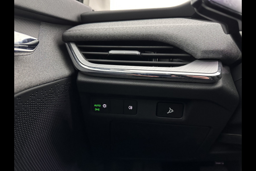 Škoda ENYAQ iV 60 [ 3-Fase-11kW ] {SOH-88%} (INCL-BTW) *LEATHER-FABRIC | FULL-LED | DIGI-COCKPIT | CAMERA | KEYLESS | NAVI-FULLMAP | AMBIENTLIGHT | ECC | HEATED-COMFORTSEATS | PRIVACY-GLASS | DAB+ | PDC | CRUISE | 19"ALU*